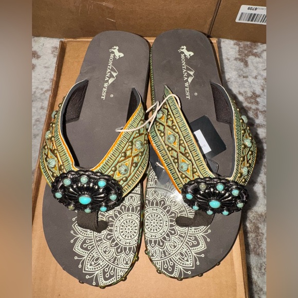 Montana West Black and Green Embellished Sandals - Picture 2 of 9